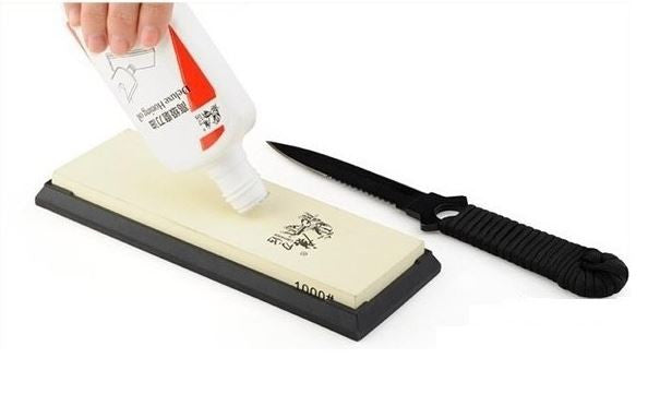 Lubricate your Whetstone or Diamond abrasive with the Taidea Honing Oil prior to use