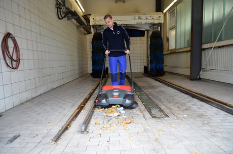 Haaga Sweeper 477 with iSweep in Action