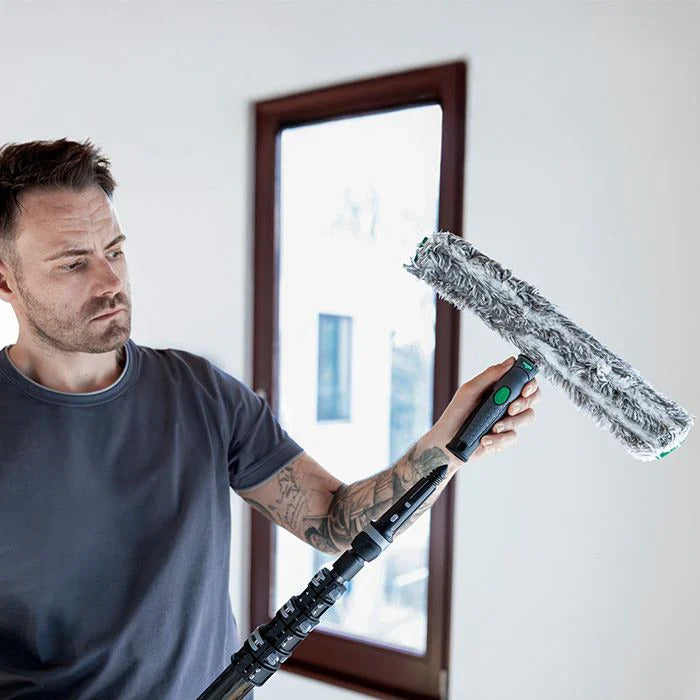 Window Cleaning with Ninja Carbon Telescopic pole