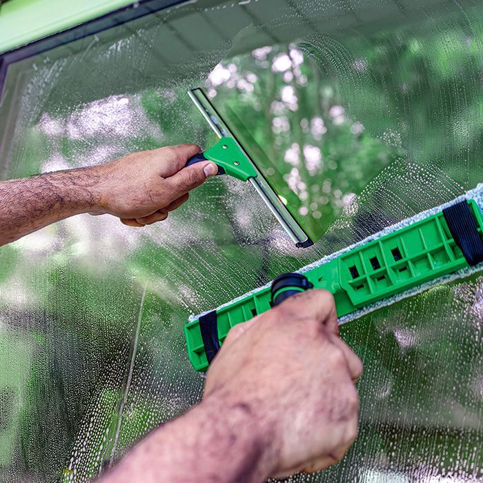 Unger Complete Window Washer Kit- Washer, Squeegee, Pole and Bucket